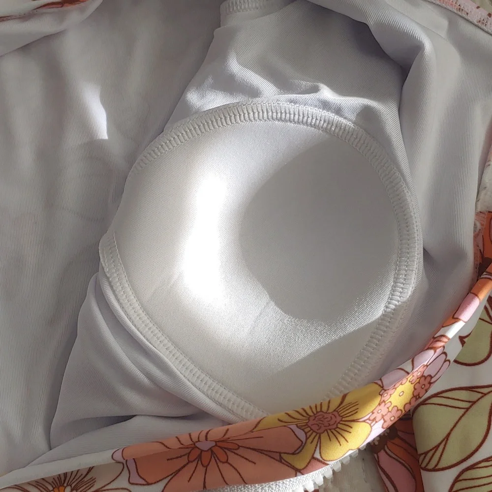 Cupshe One Piece Bathing Suit - Picture 4 of 10